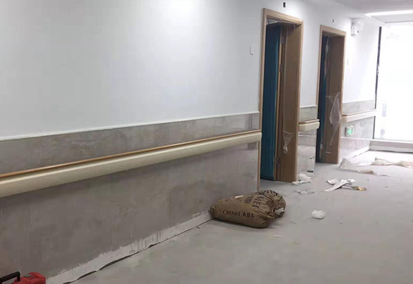 清潔防撞扶手的時候應該注意什么？