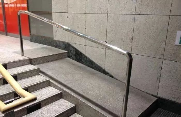 錯(cuò)誤的殘障人士的坡道2